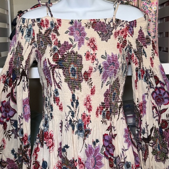 ALTAR’D STATE TOP. BOHO BABYDOLL, BELL SLEEVE TOP. SMOCKED. EXCELLENT CONDITION - Picture 3 of 15